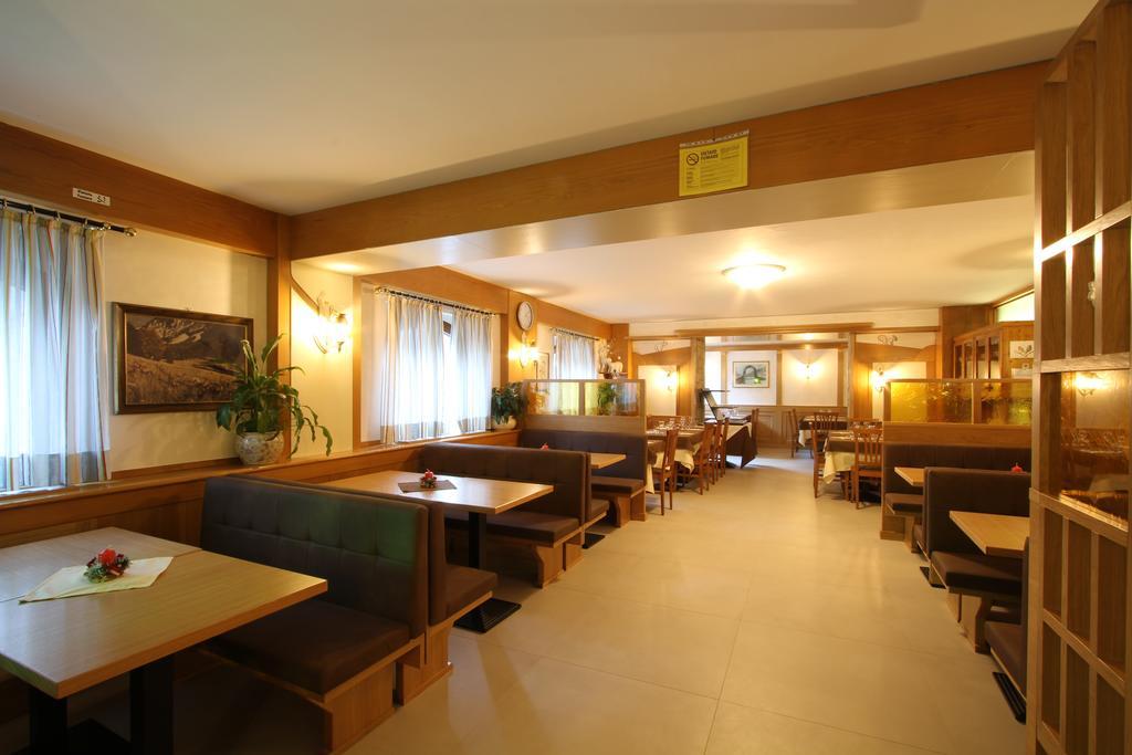 Hotel Il Vecchio Pescatore Villetta Barrea Exterior foto